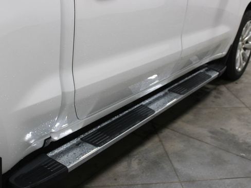 Used 2019 Chevrolet Silverado 1500 High Country w/ Technology Package AWD/4WD image 12