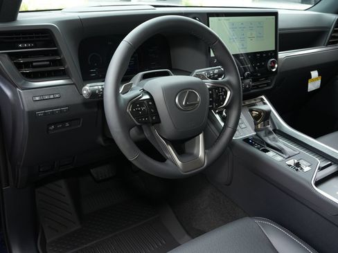 Used 2026 Lexus GX 550 AWD/4WD image 7