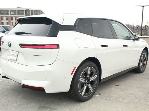 New 2026 BMW iX xDrive45 image 9