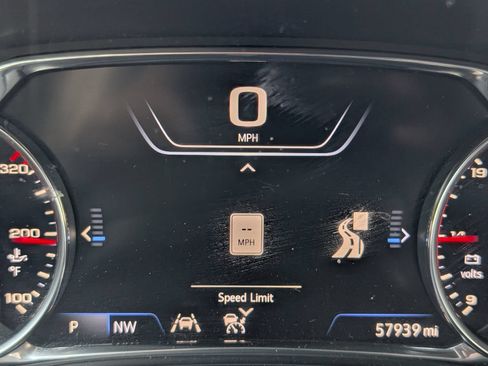 Used 2022 Chevrolet Traverse Premier w/ Redline Edition FWD image 10