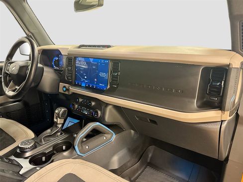 Used 2022 Ford Bronco Wildtrak image 28