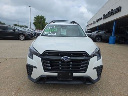 Used 2023 Subaru Ascent Onyx Edition Limited AWD/4WD image 2