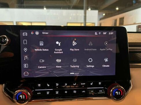 Used 2024 GMC Canyon AT4X w/ AT4X AEV Edition image 18