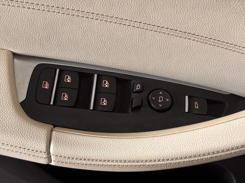 Used 2019 BMW X3 xDrive30i w/ Convenience Package image 12