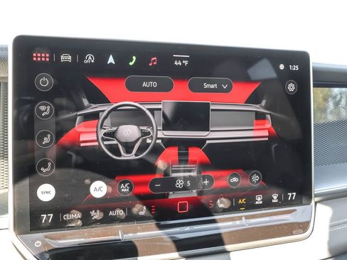 New 2025 Volkswagen Tiguan SE R-Line image 28