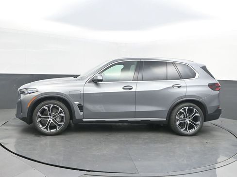 New 2026 BMW X5 xDrive50e AWD/4WD image 2