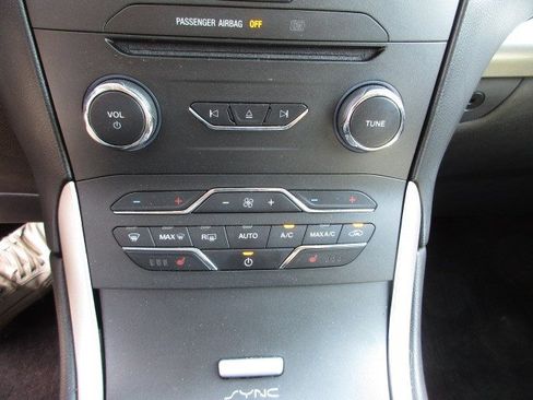 Used 2017 Ford Edge SEL w/ Equipment Group 201A AWD/4WD image 24
