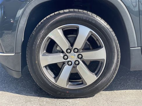 Used 2020 Chevrolet Traverse LT w/ LT Premium Package image 42