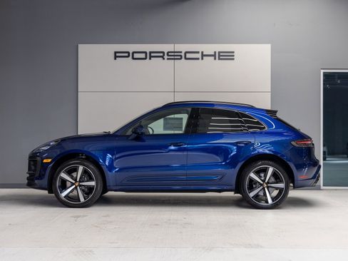 New 2025 Porsche Macan image 2