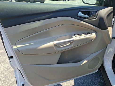 Used 2017 Ford Escape SE AWD/4WD image 13