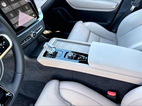 Used 2025 Volvo XC90 T8 Ultra AWD/4WD image 20
