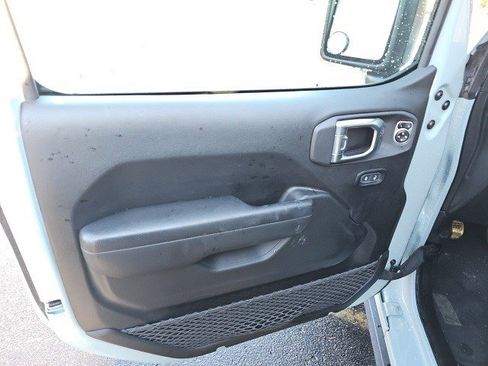 Used 2024 Jeep Wrangler Sport S image 17