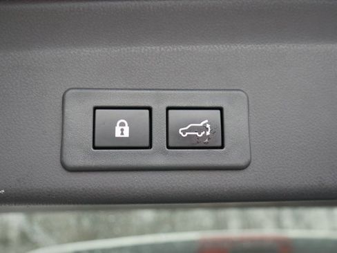 Used 2023 Subaru Ascent Touring image 11