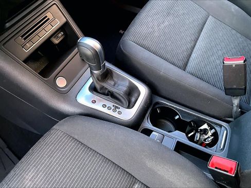 Used 2017 Volkswagen Tiguan Limited image 15