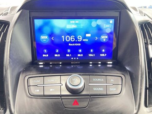 Used 2017 Ford Escape SE w/ Equipment Group 201A FWD image 25