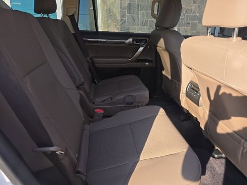 Used 2023 Lexus GX 460 Premium image 31