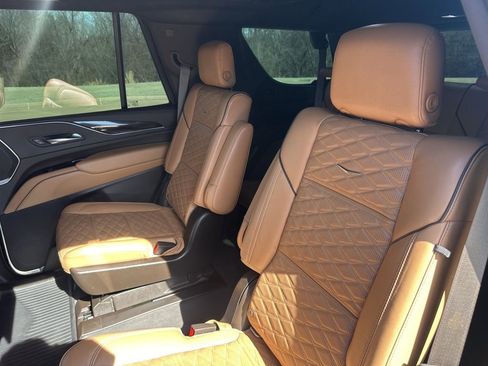 Used 2021 Cadillac Escalade Sport w/ Driver Assist Tech Package image 31