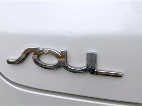 Used 2021 Kia Soul EX image 9