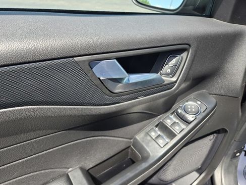 Certified 2025 Ford Escape ST-Line FWD image 34