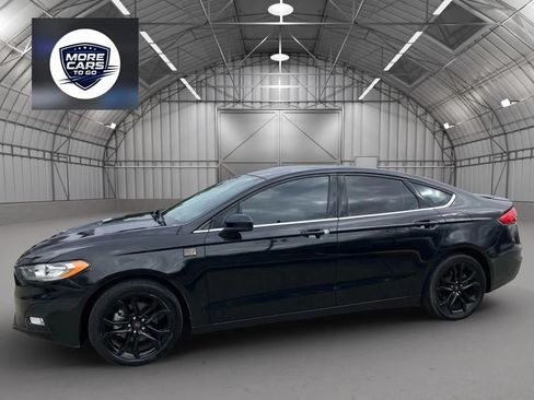 Used 2020 Ford Fusion SE w/ Equipment Group 151A FWD image 4