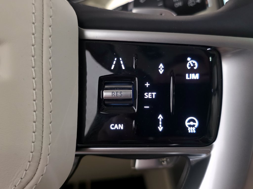 New 2027 Land Rover Range Rover Long Wheelbase SE AWD/4WD image 23