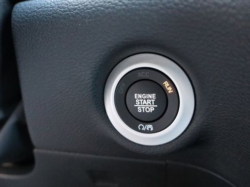 New 2026 Chrysler Pacifica Select image 17