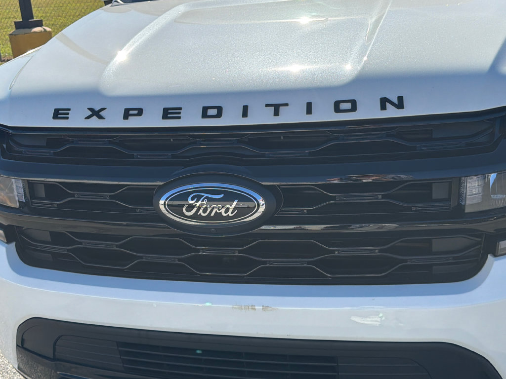Used 2023 Ford Expedition Limited RWD image 13