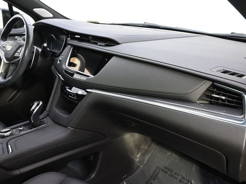 Certified 2024 Cadillac XT5 Sportv w/ LPO, Floor Liner Package AWD/4WD image 12