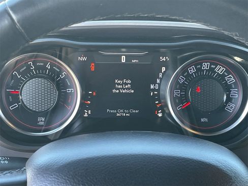 Used 2019 Dodge Challenger SXT image 28