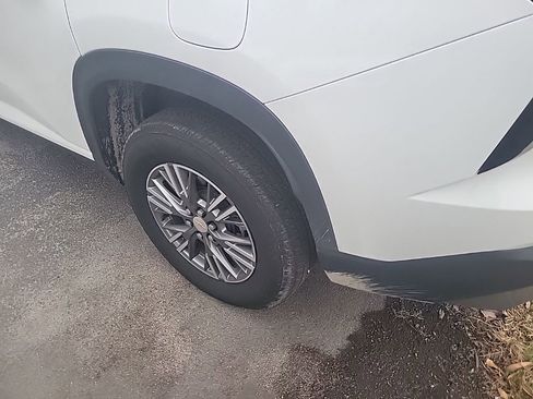 Used 2025 Chevrolet Traverse LT image 13