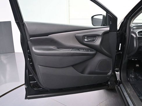 Used 2019 Nissan Murano SV w/ Premium Package AWD/4WD image 9