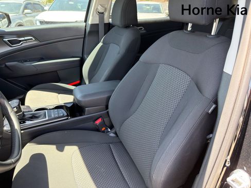 New 2026 Kia Sportage LX FWD image 10