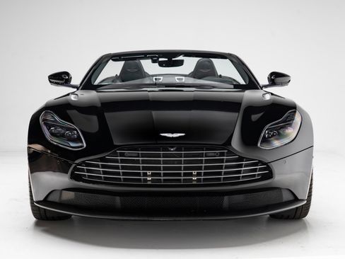 Used 2020 Aston Martin DB11 Volante RWD image 5