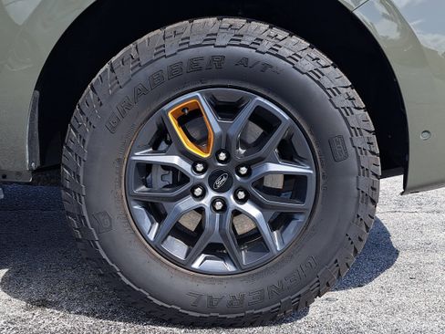 Used 2025 Ford Expedition Tremor image 9