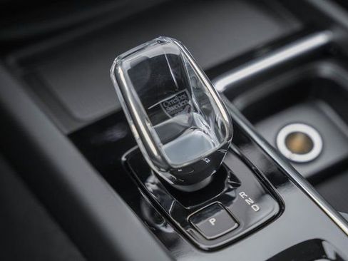 New 2026 Volvo XC60 B5 Ultra w/ Protection Package Premier image 24