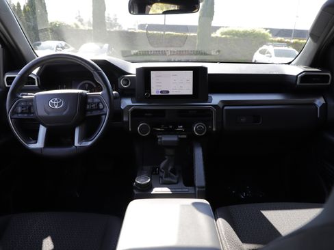 Used 2025 Toyota 4Runner SR5 AWD/4WD image 17
