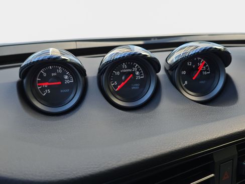 Used 2025 Nissan Z Sport w/ Floor Mat Package image 23