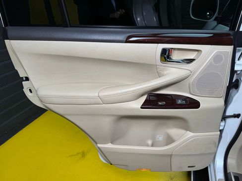 Used 2013 Lexus LX 570 4WD image 22