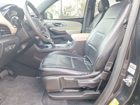 Certified 2023 Chevrolet Traverse LS image 24