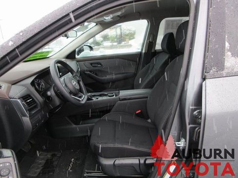 Used 2023 Nissan Rogue S image 10