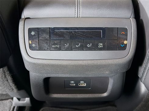 Used 2025 Nissan Pathfinder SL AWD/4WD image 24