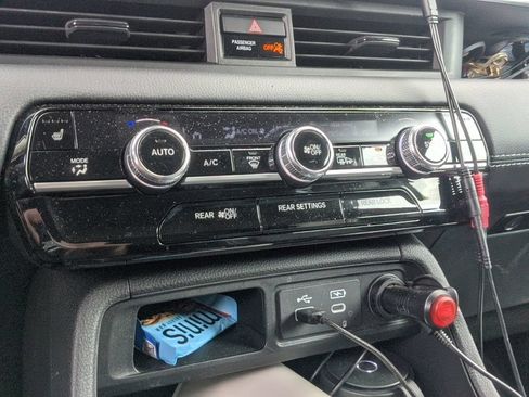 Used 2025 Honda Pilot EX-L image 17