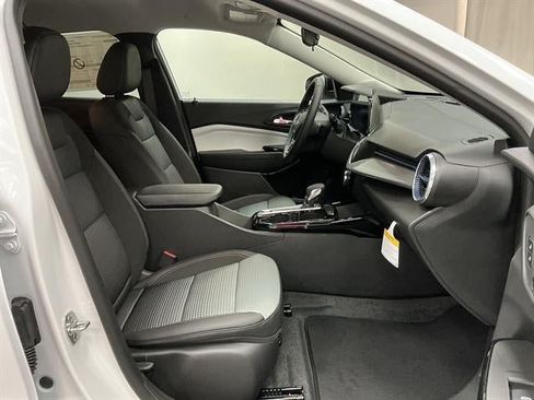 New 2026 Chevrolet Trax LT w/ Driver Confidence Package FWD image 31