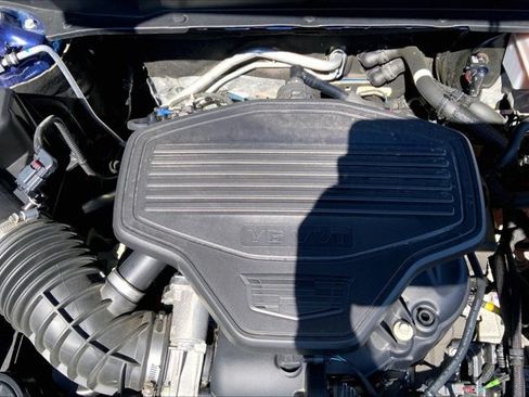 Used 2025 Cadillac XT5 Premium Luxury w/ LPO, Floor Liner Package AWD/4WD image 32