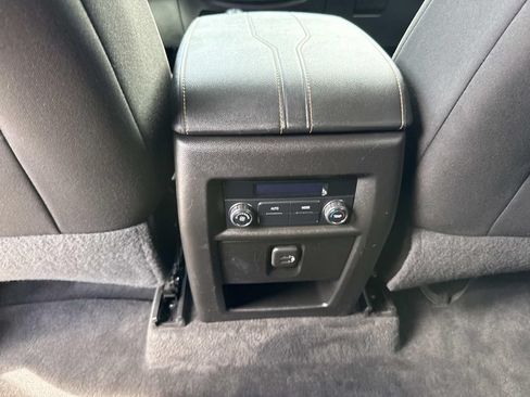 Used 2019 Chevrolet Traverse LS FWD image 19