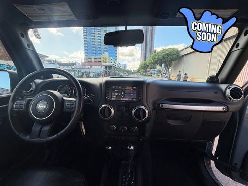 Used 2014 Jeep Wrangler Rubicon w/ Power Convenience Group AWD/4WD image 16