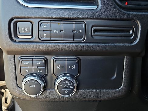 Used 2022 GMC Yukon XL SLT image 24