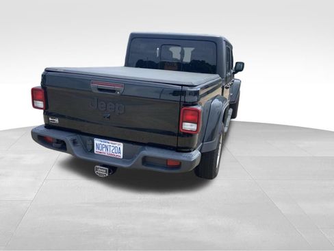Used 2022 Jeep Gladiator Sport AWD/4WD image 15