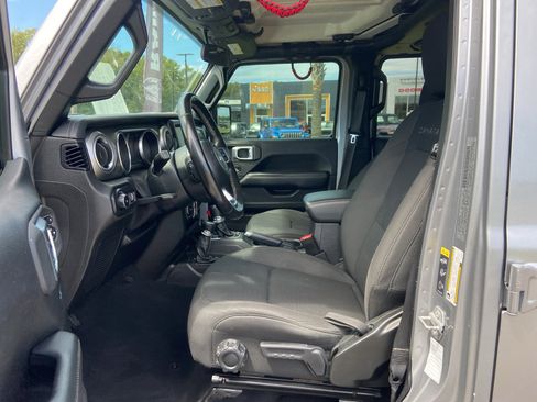 Used 2020 Jeep Wrangler Unlimited Sahara image 12
