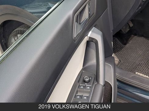 Used 2019 Volkswagen Tiguan SE AWD/4WD image 11